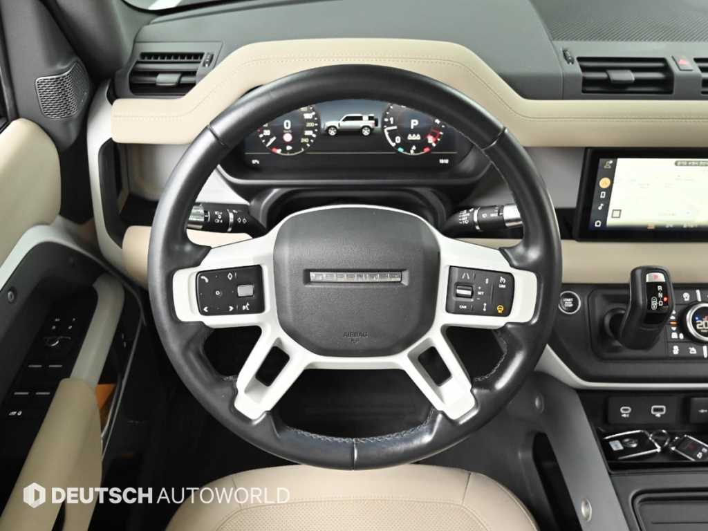 Land Rover Defender — photo 13
