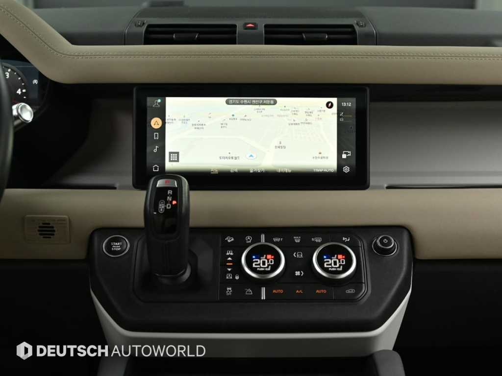 Land Rover Defender — photo 14