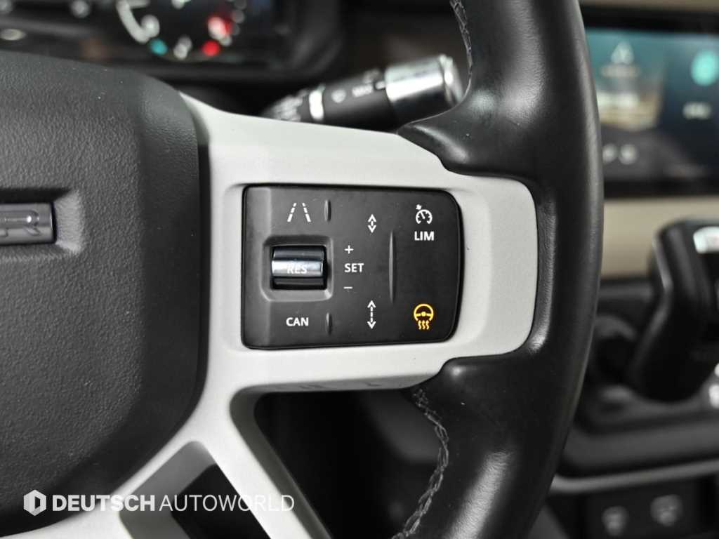 Land Rover Defender — photo 17