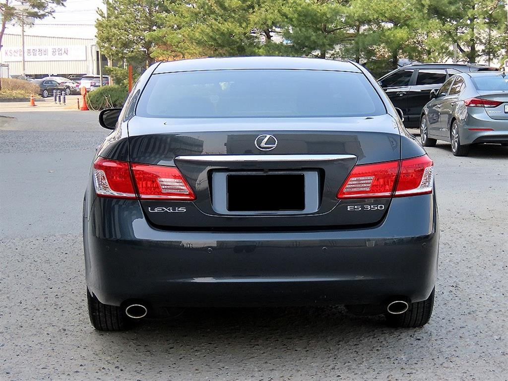 Lexus ES — photo 04