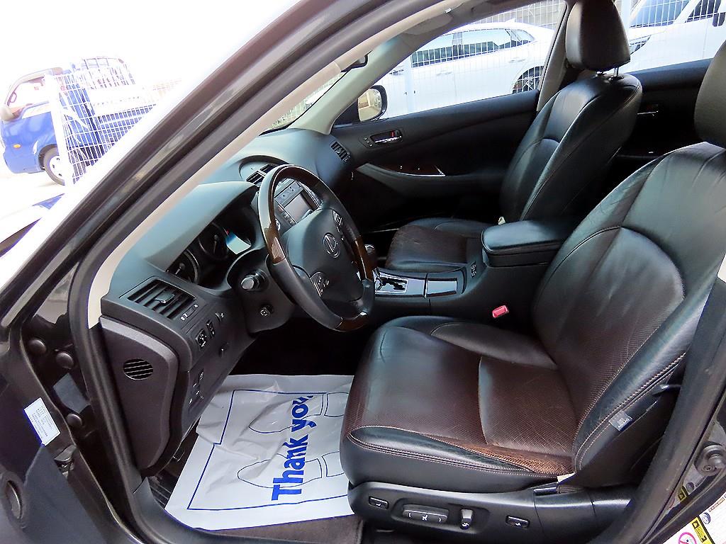 Lexus ES — photo 05