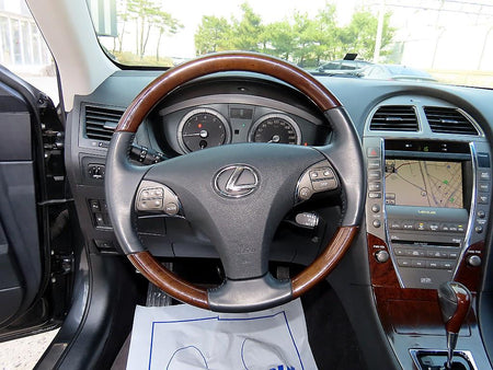 Lexus ES — photo 08