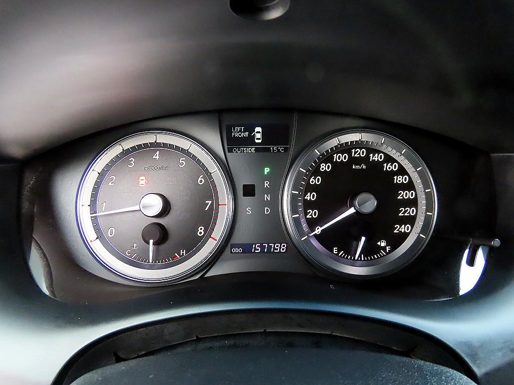 Lexus ES — photo 09