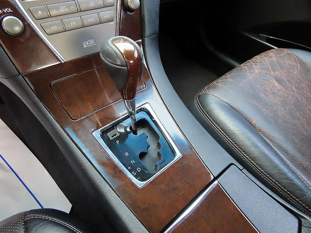 Lexus ES — photo 10