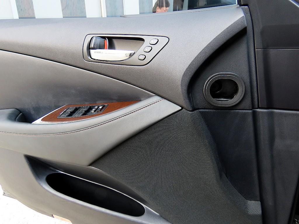 Lexus ES — photo 11