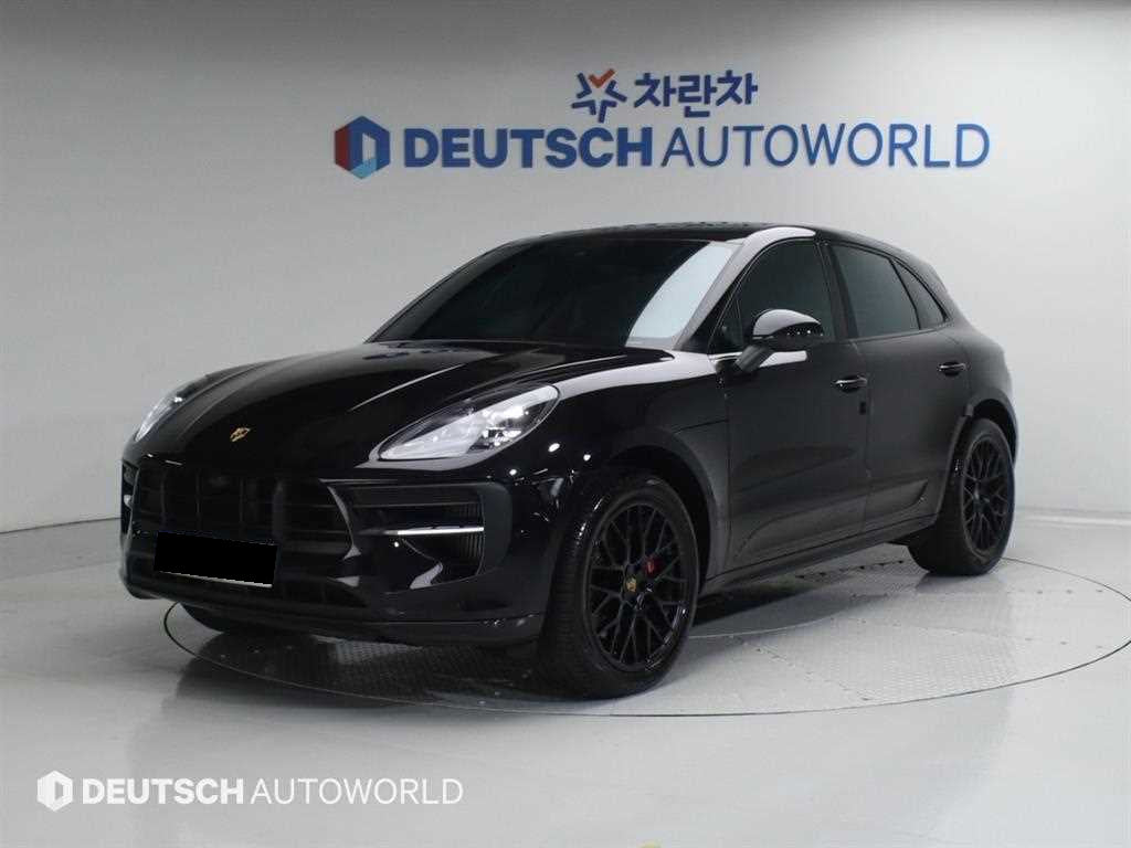 Porsche Macan — photo 02
