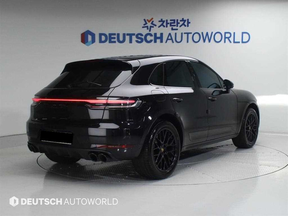 Porsche Macan — photo 03