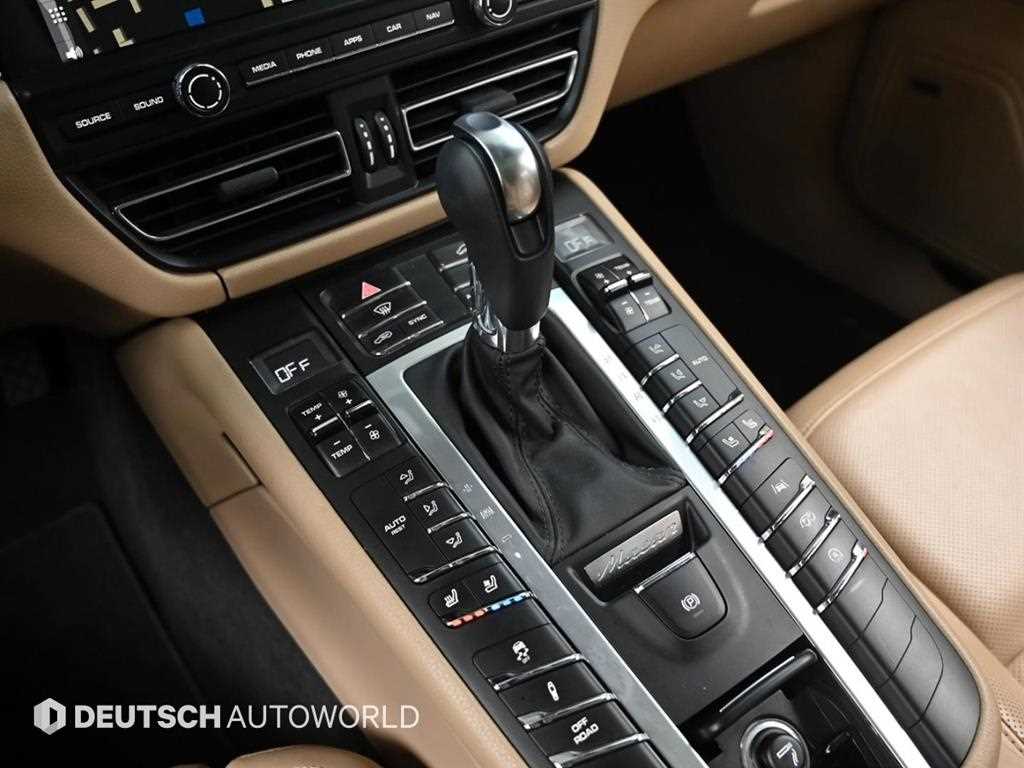 Porsche Macan — photo 10