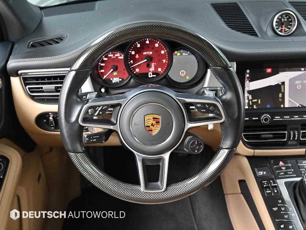 Porsche Macan — photo 13