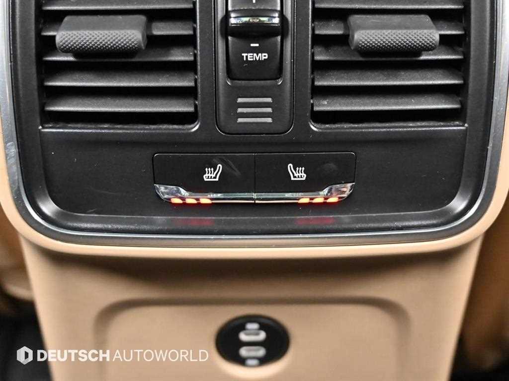 Porsche Macan — photo 16