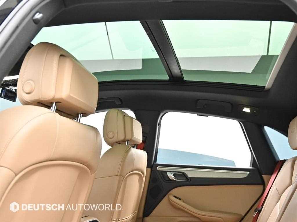 Porsche Macan — photo 18