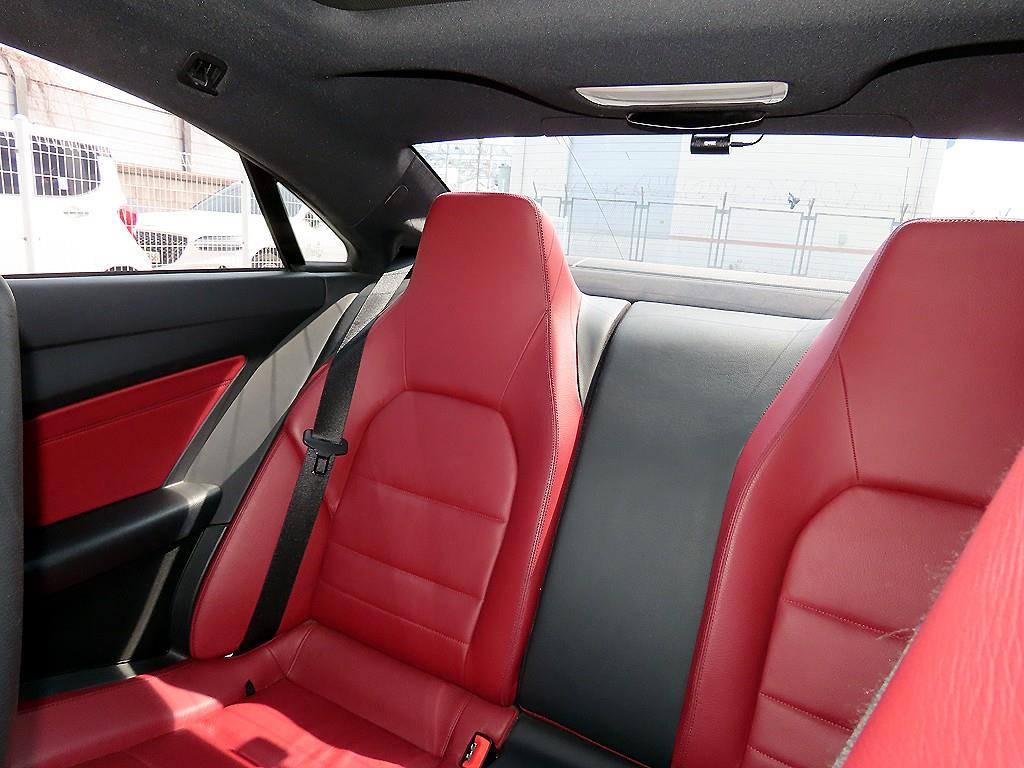 Mercedes-Benz E-Class — photo 06
