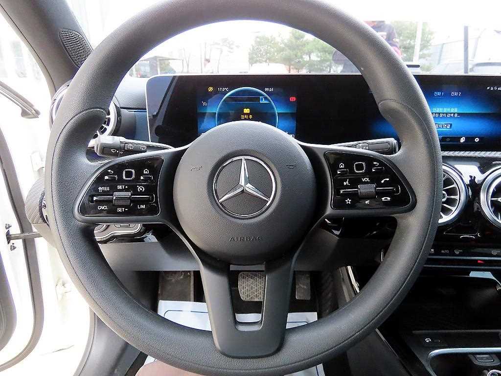 Mercedes-Benz A-Class — photo 08