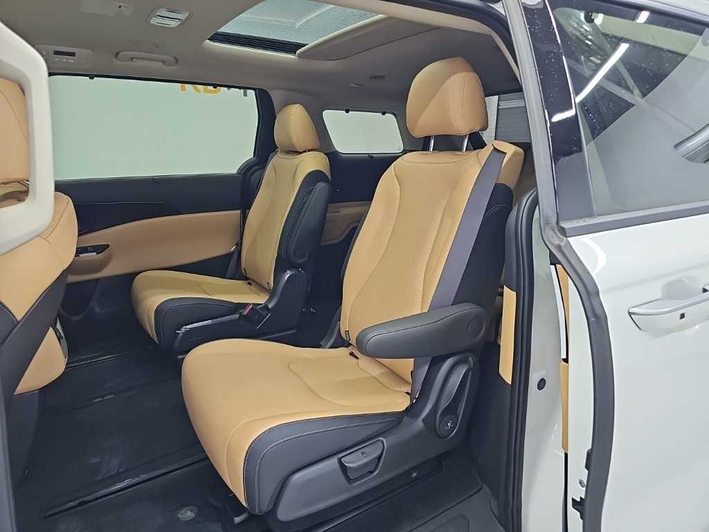Kia Carnival — photo 12