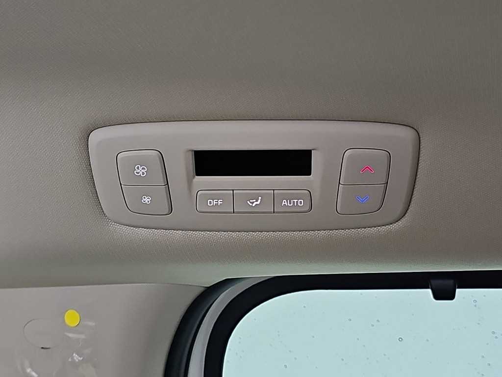 Kia Carnival — photo 13