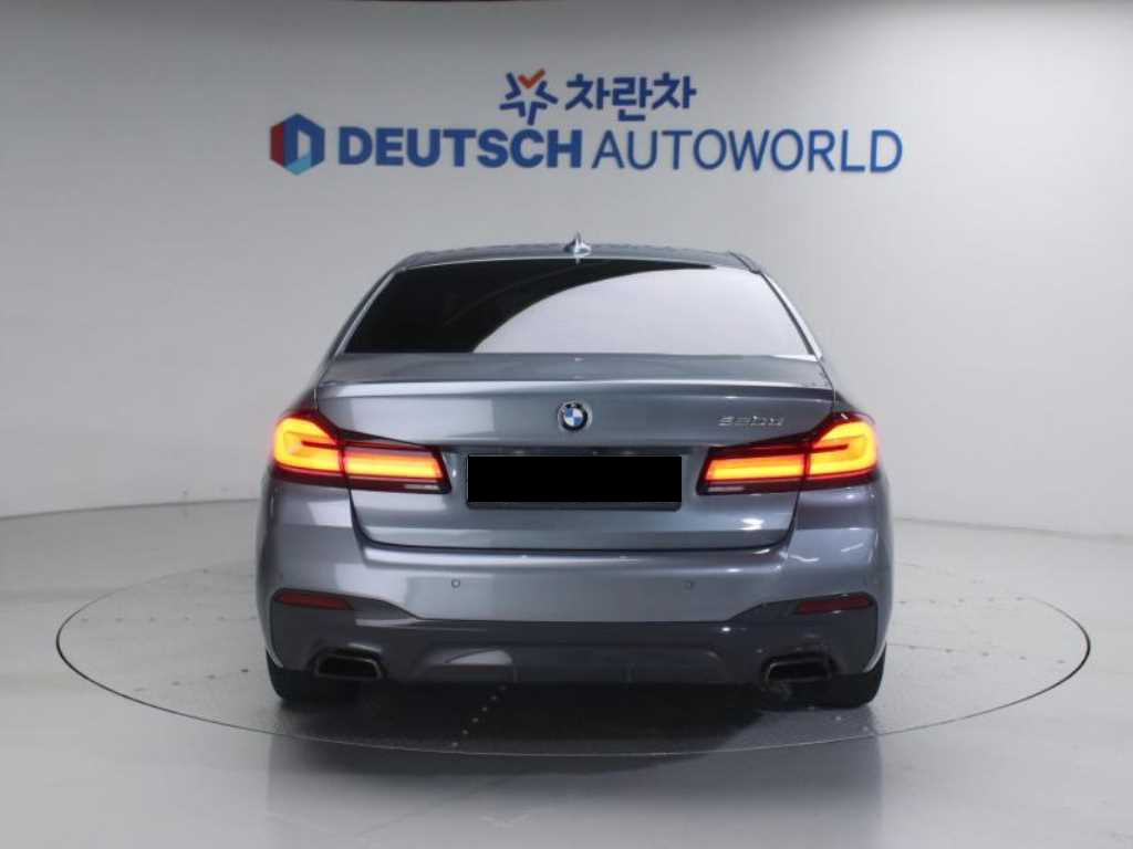 BMW 5-Series — photo 04