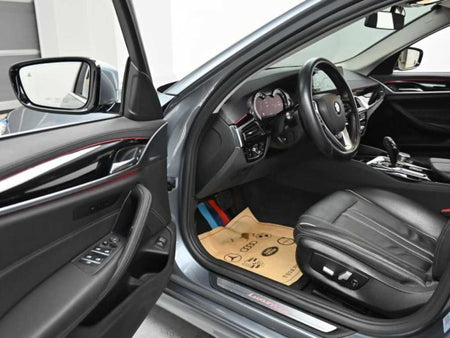 BMW 5-Series — photo 11