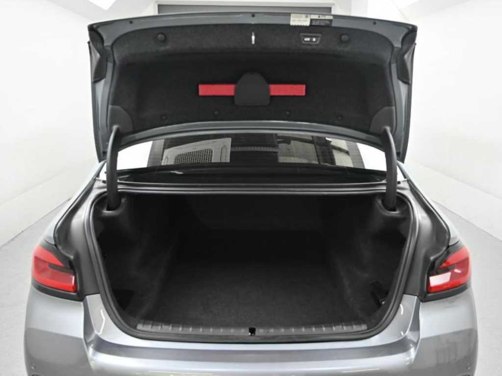 BMW 5-Series — photo 19