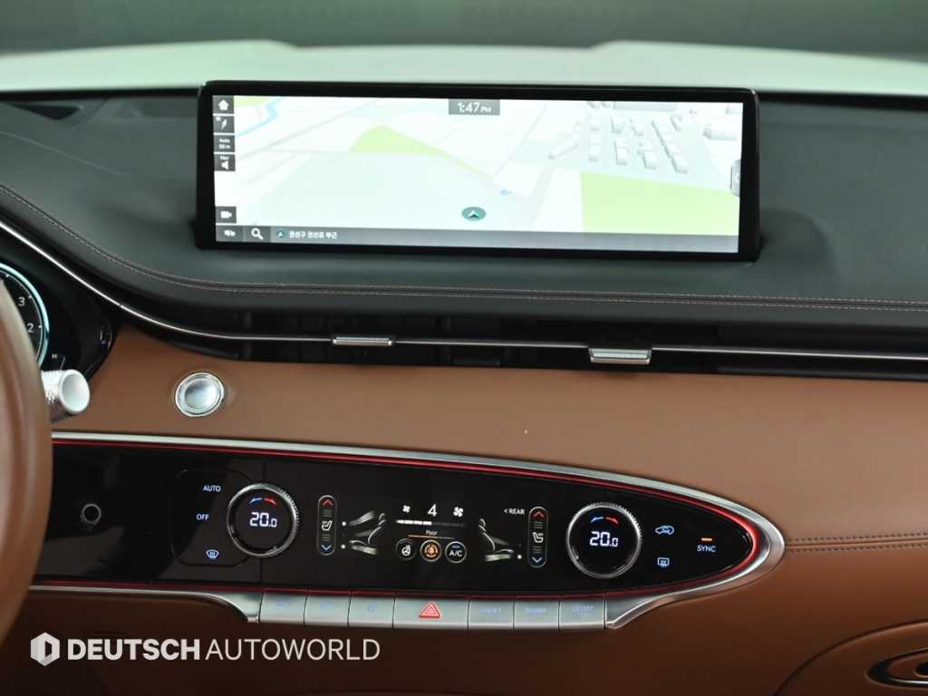 Genesis GV70 — photo 14