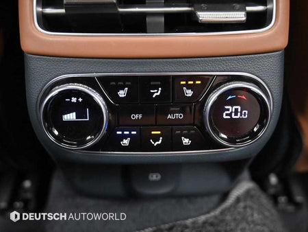 Genesis GV70 — photo 16