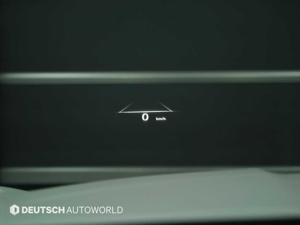 Genesis GV70 — photo 17