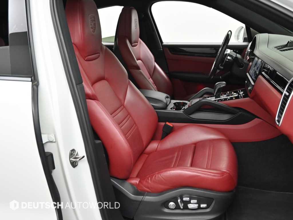 Porsche Cayenne — photo 10