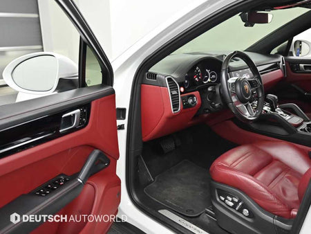 Porsche Cayenne — photo 11