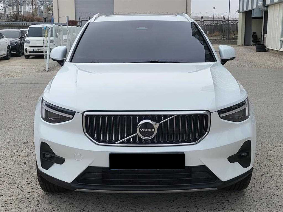 Volvo XC40 — photo 01