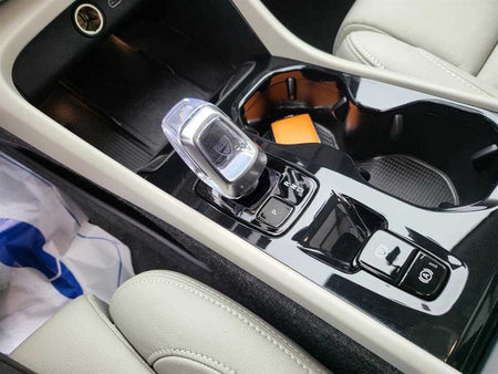 Volvo XC40 — photo 10