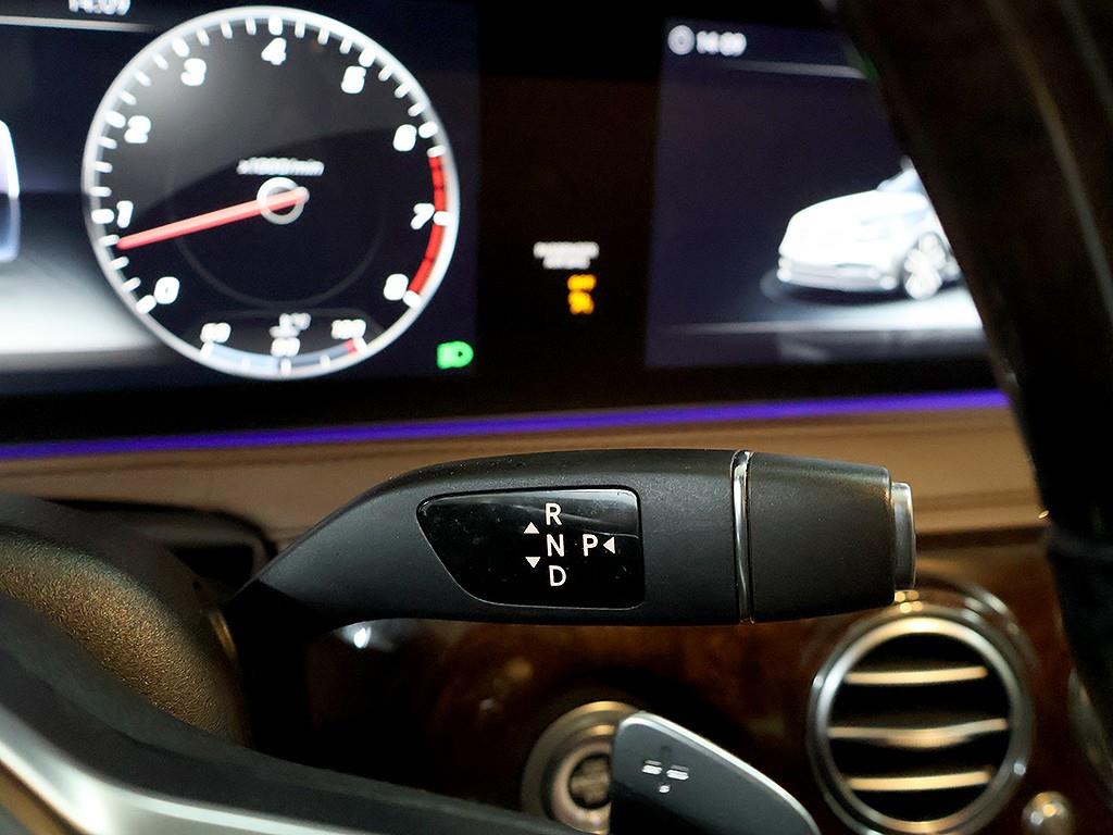 Mercedes-Benz S-Class — photo 10