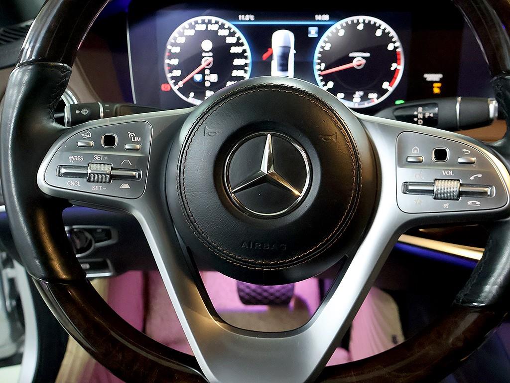 Mercedes-Benz S-Class — photo 16