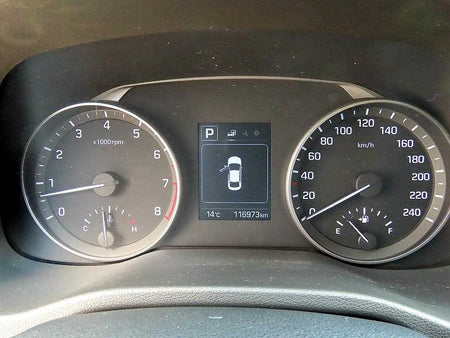 Hyundai Avante — photo 09