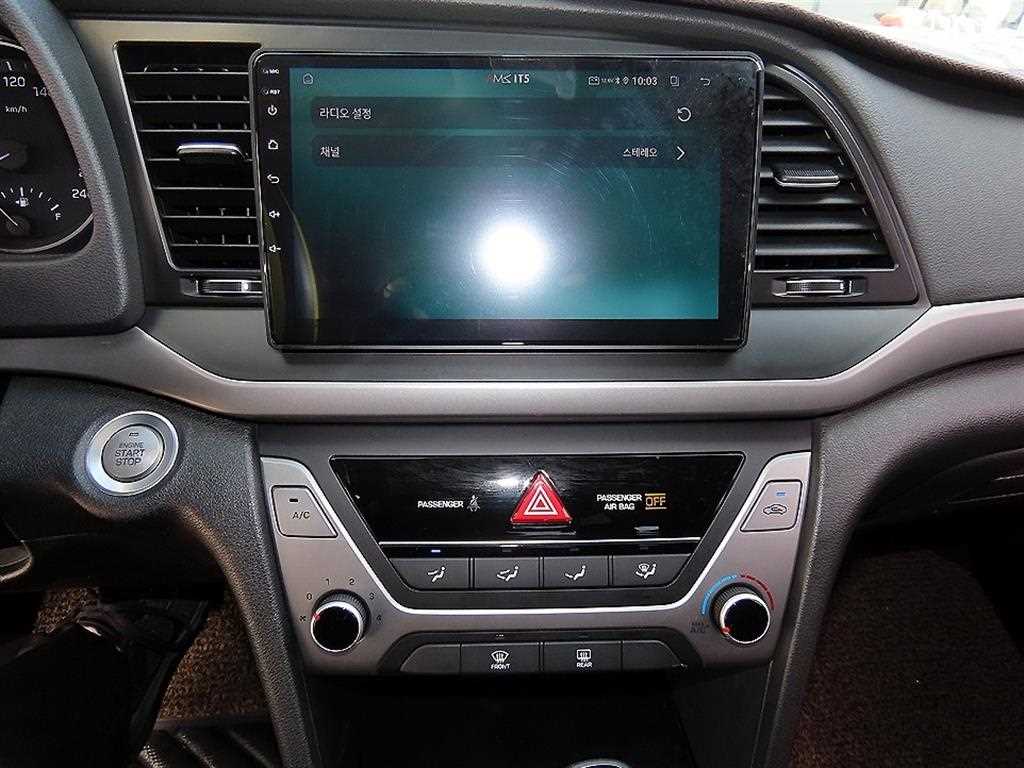 Hyundai Avante — photo 13