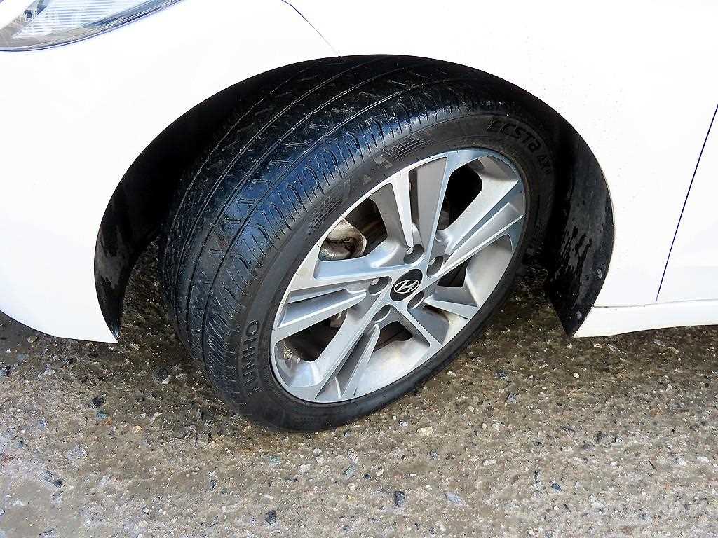 Hyundai Avante — photo 19