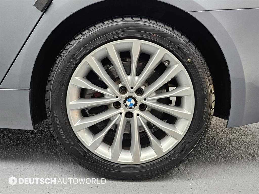 BMW 5-Series — photo 05