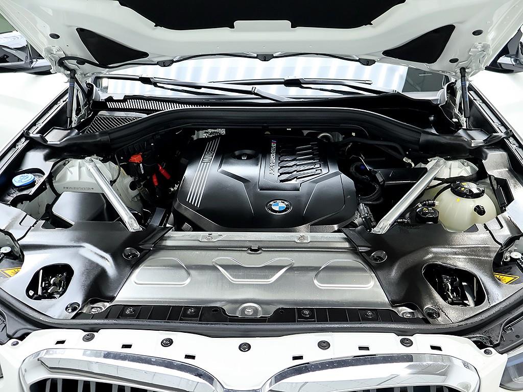 BMW X4 — photo 07