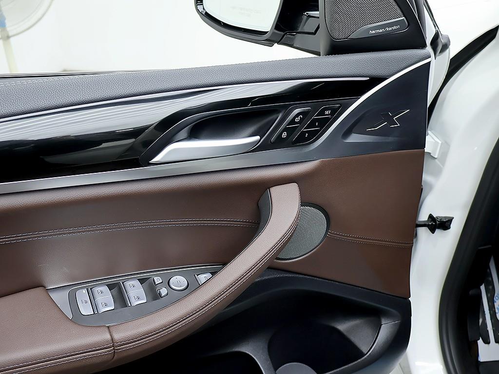 BMW X4 — photo 13