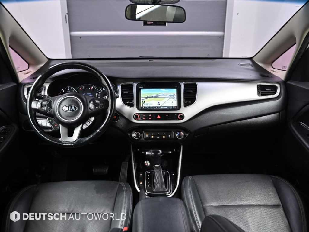 Kia Carens — photo 07
