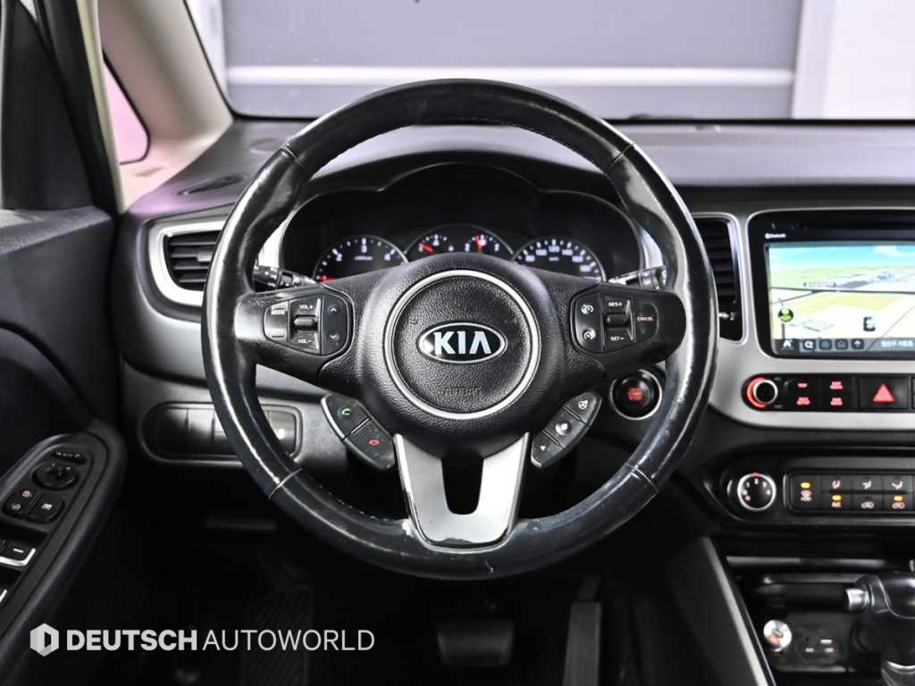 Kia Carens — photo 13