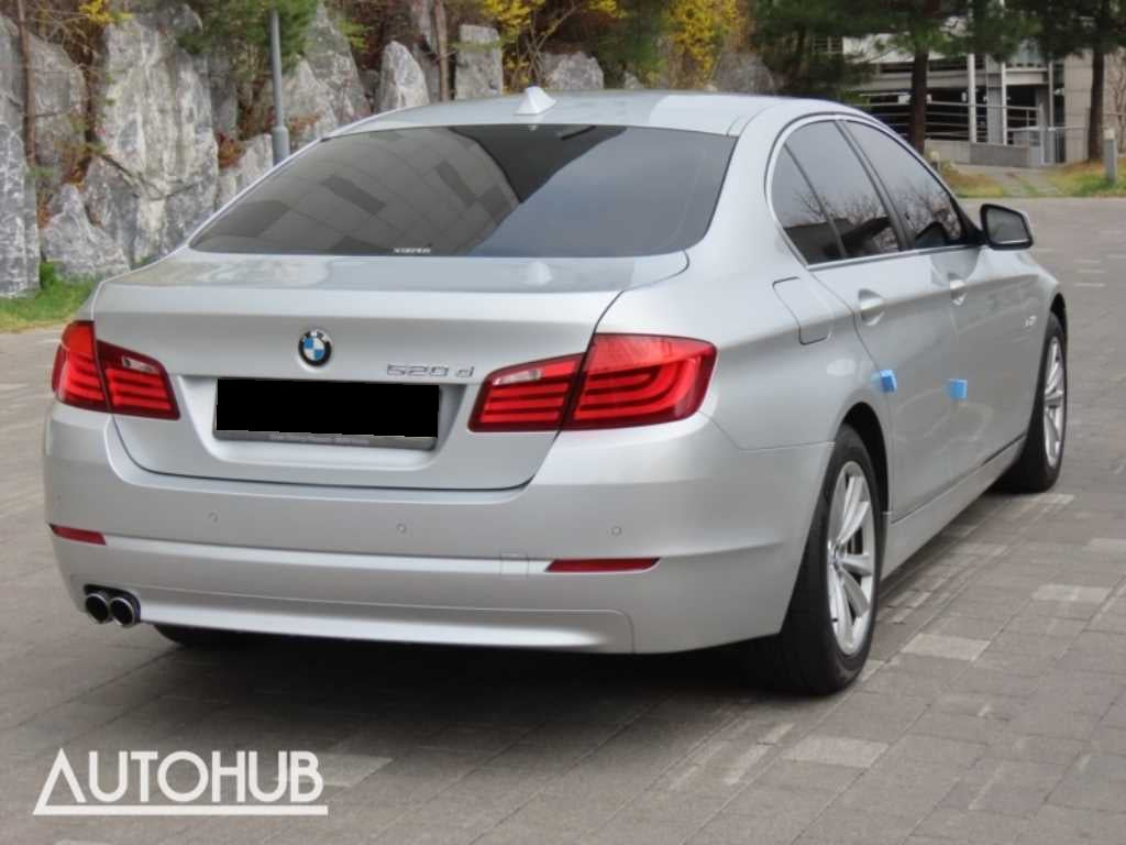 BMW 5-Series — photo 03