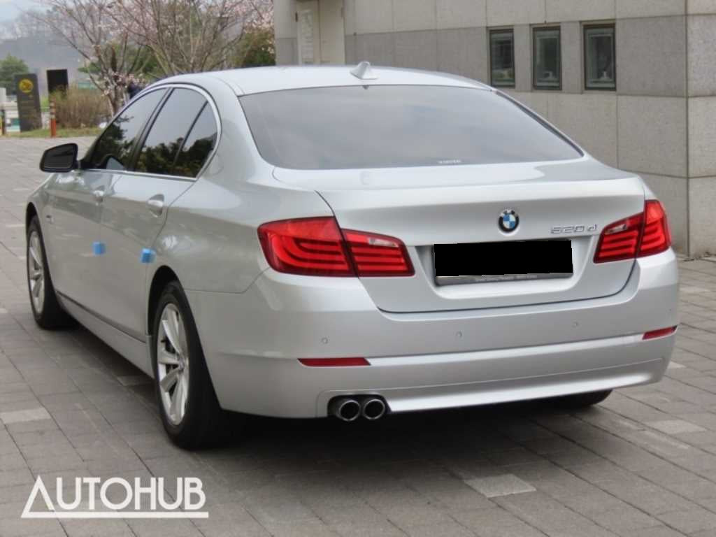 BMW 5-Series — photo 04