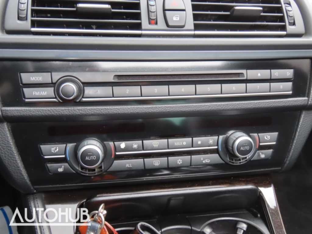 BMW 5-Series — photo 08