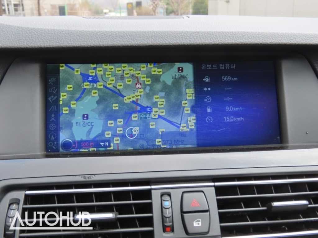 BMW 5-Series — photo 09