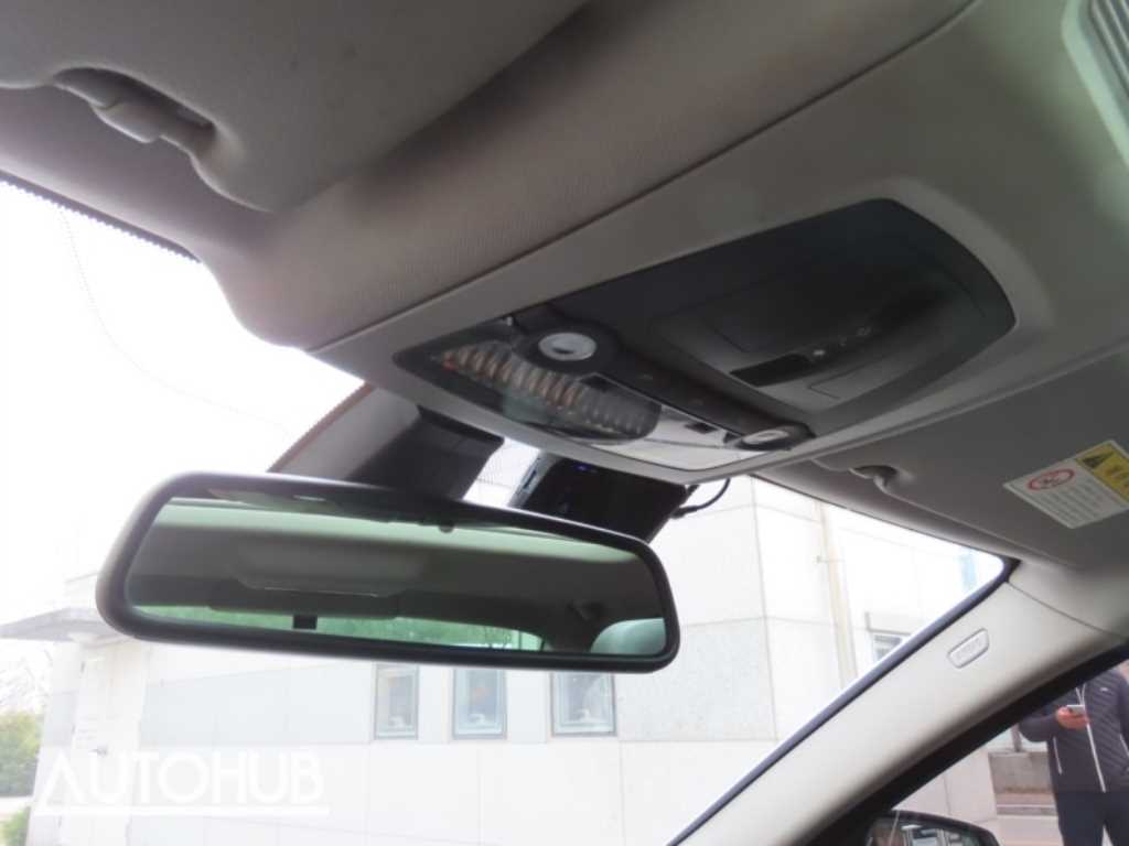 BMW 5-Series — photo 11