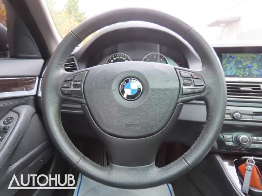BMW 5-Series — photo 17