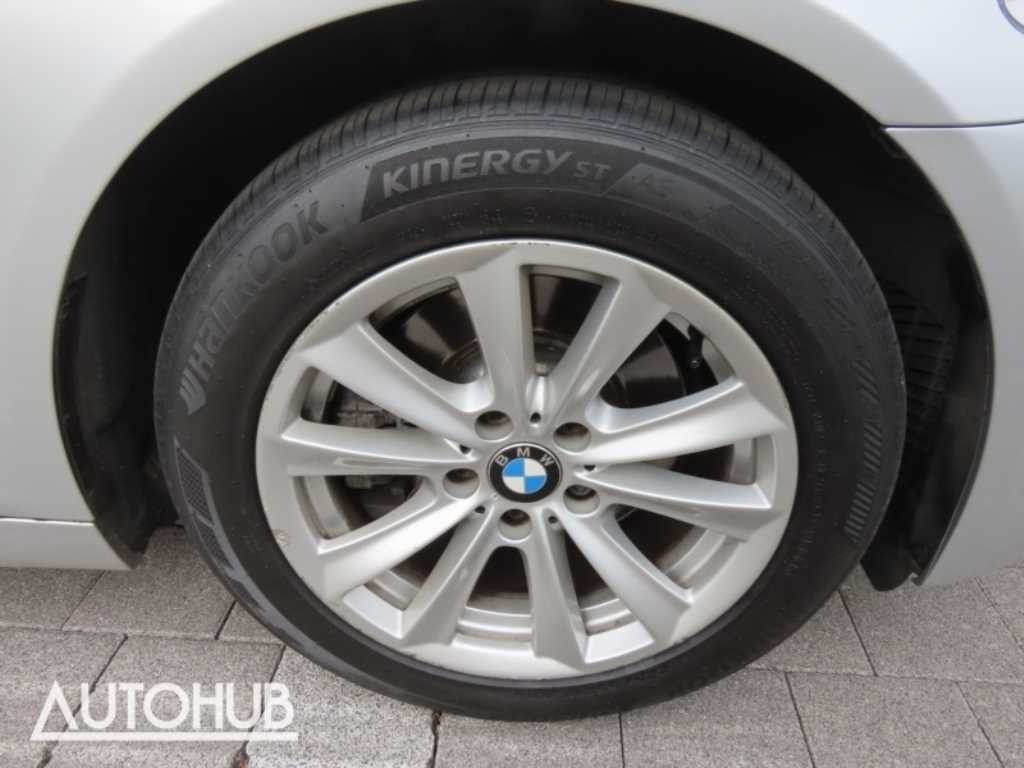 BMW 5-Series — photo 18