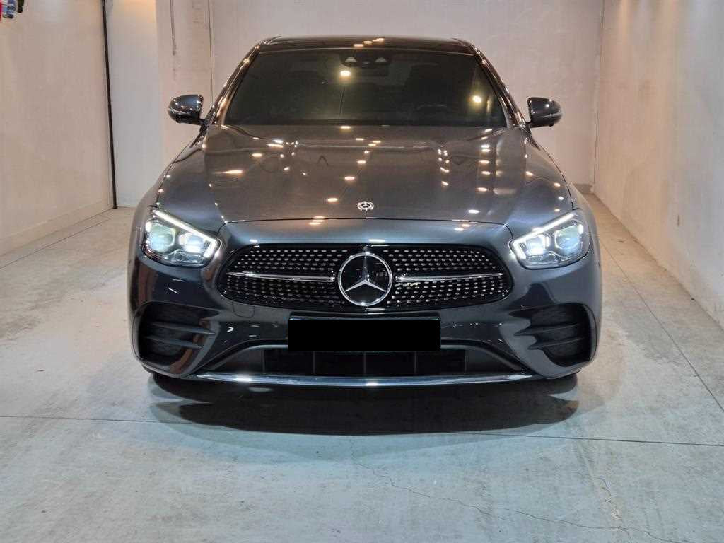 Mercedes-Benz E-Class — photo 01