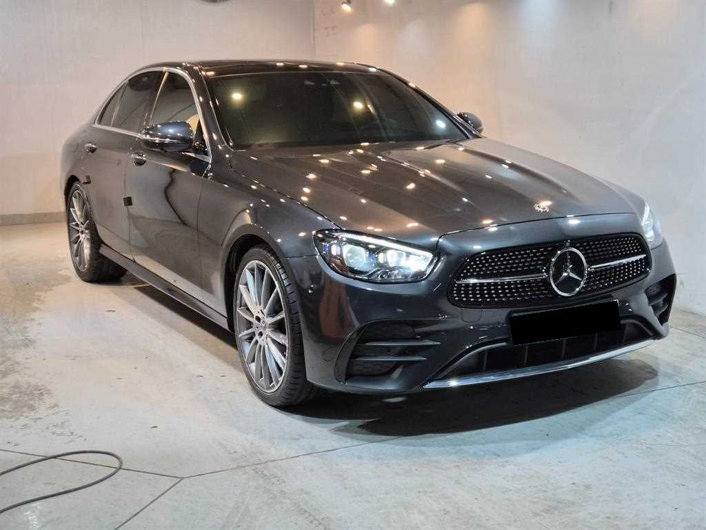 Mercedes-Benz E-Class — photo 02