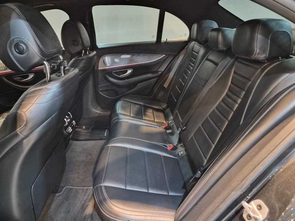 Mercedes-Benz E-Class — photo 05