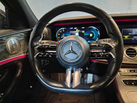Mercedes-Benz E-Class — photo 08